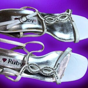 ROXY Women’s shoes size 7.5 heeled sandals Y2K white heels
